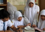 Mandikdasmen Abdul Mu’ti Ubah Skema PR, “Fokus Resensi Buku dan Wajib Tulis Tangan”